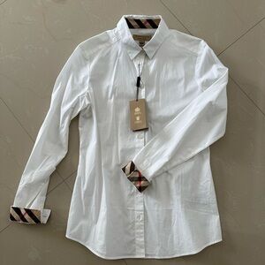 NWT Classic Burberry Button Down Long Sleeve Shirt.